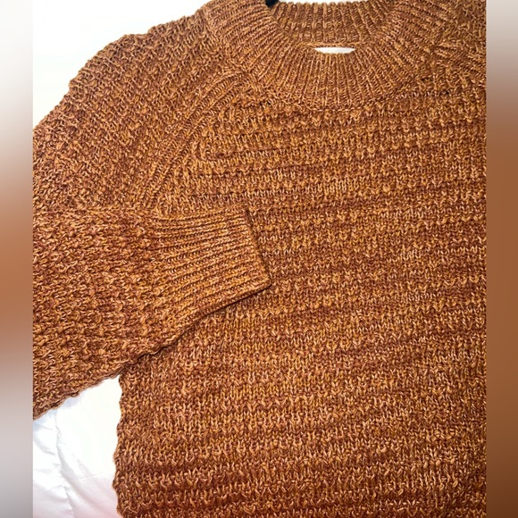 Universal Thread Cropped Sweater - Picture 3 of 4